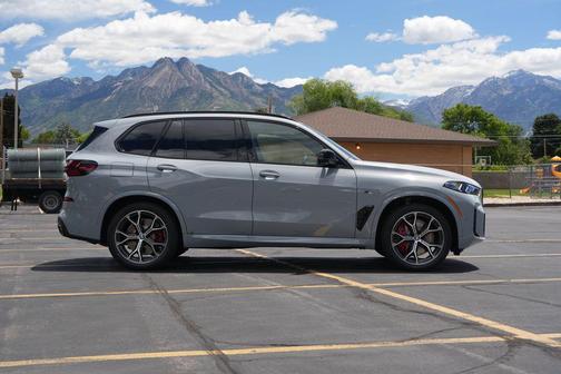 Brooklyn Grey Metallic 2026 BMW X5 M60i