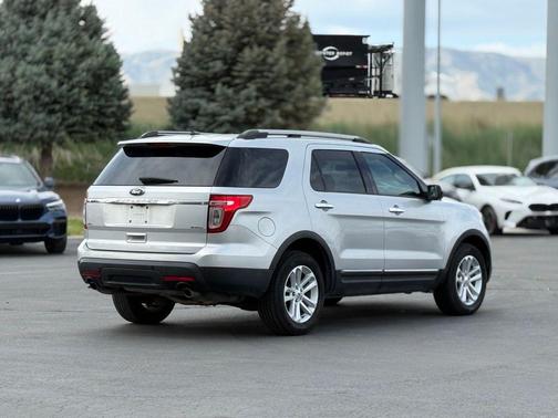 Ingot Silver Metallic 2013 Ford Explorer XLT