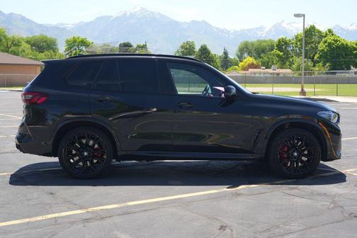 Black Sapphire Metallic 2022 BMW X5 M Base