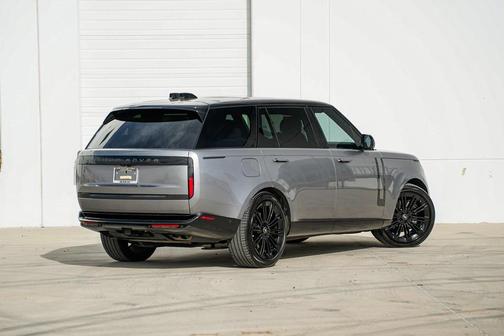2024 Land Rover Range Rover P530 SE