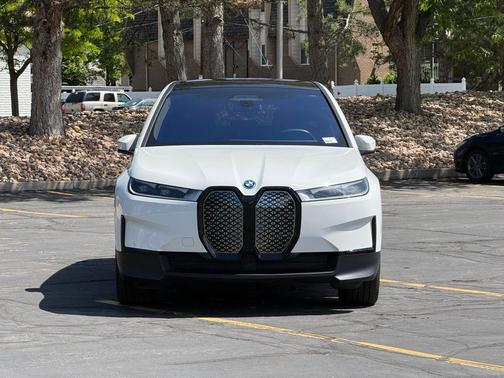 Alpine White 2025 BMW iX xDrive50