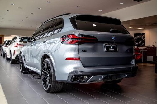 Skyscraper Grey Metallic 2026 BMW X5 M60i