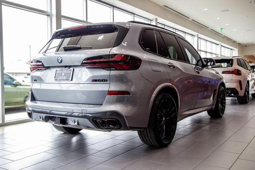 Skyscraper Grey Metallic 2026 BMW X5 M60i