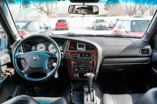 2002 Nissan Pathfinder LE