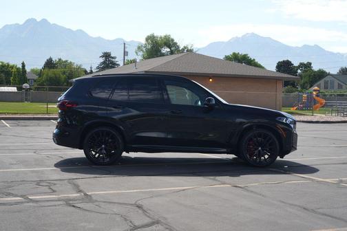 Black Sapphire Metallic 2026 BMW X5 xDrive40i