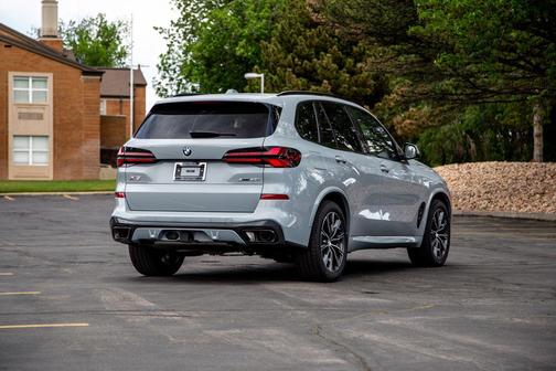 Grey 2026 BMW X5 xDrive40i