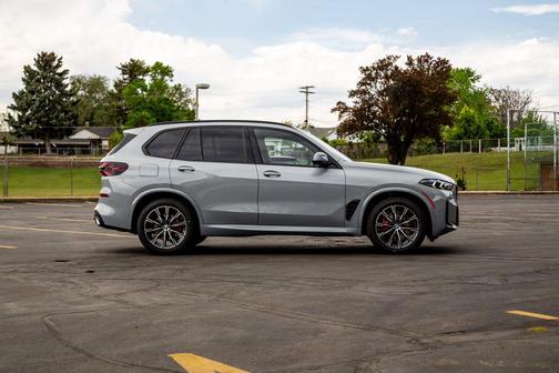 Grey 2026 BMW X5 xDrive40i