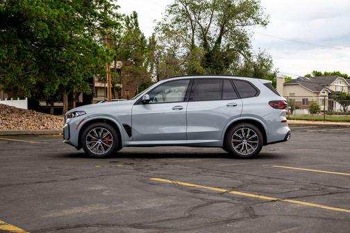Grey 2026 BMW X5 xDrive40i