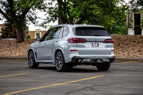 Grey 2026 BMW X5 xDrive40i