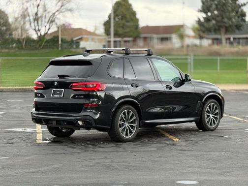 Black Sapphire Metallic 2023 BMW X5 xDrive40i
