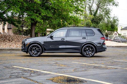 C36 2027 BMW X7 xDrive40i
