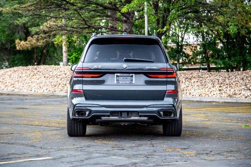 C36 2027 BMW X7 xDrive40i