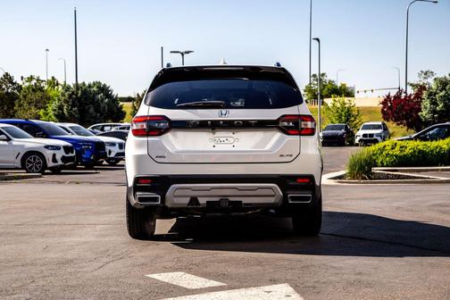 Platinum White Pearl 2023 Honda Pilot AWD Elite