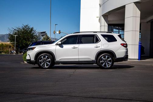 Platinum White Pearl 2023 Honda Pilot AWD Elite
