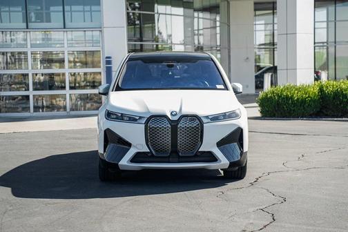 2025 BMW iX xDrive50