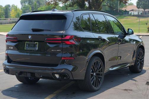 Black Sapphire Metallic 2026 BMW X5 xDrive40i