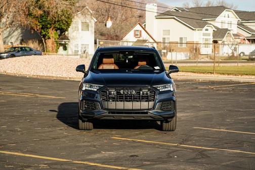 2023 Audi Q7 45 Premium Plus