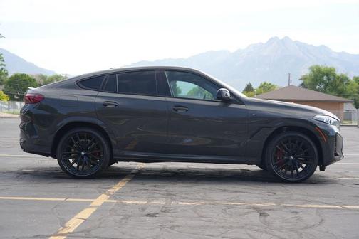 Dravit Grey Metallic 2027 BMW X6 M60i