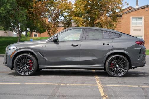 Dravit Grey Metallic 2027 BMW X6 M60i