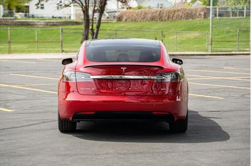 2016 Tesla Model S 75D