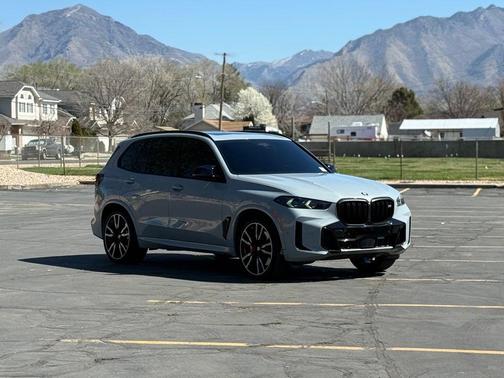 2024 BMW X5 M60i