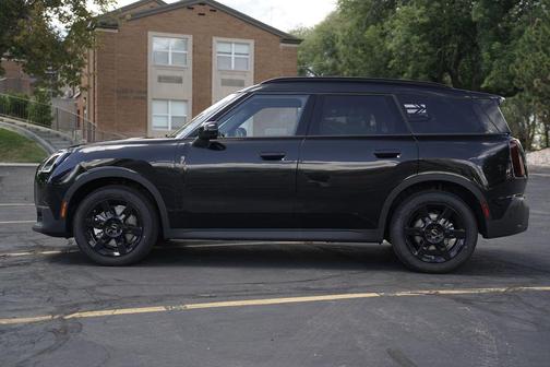 Midnight Black 2027 MINI Countryman Cooper S ALL4