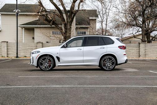 2026 BMW X5 M60i