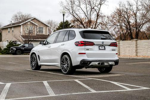 2026 BMW X5 M60i
