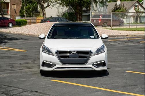 2017 Hyundai SONATA Hybrid Limited