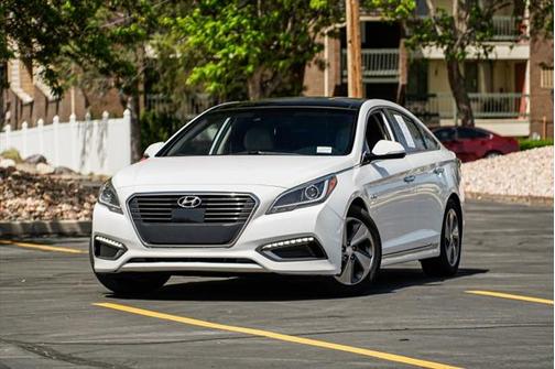 2017 Hyundai SONATA Hybrid Limited