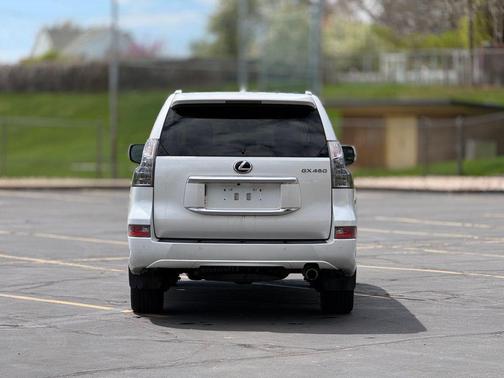 Eminent White Pearl 2023 Lexus GX 460 Luxury