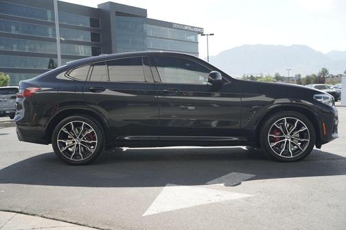 Black Sapphire Metallic 2021 BMW X4 M40i