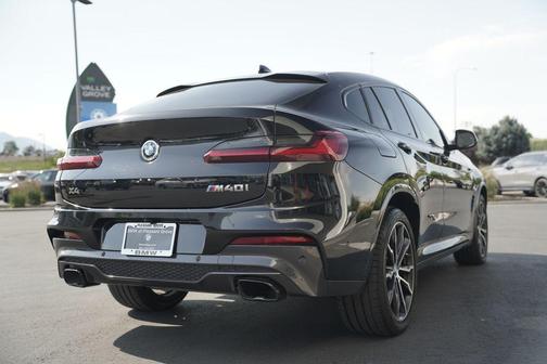 Black Sapphire Metallic 2021 BMW X4 M40i