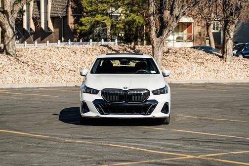 2025 BMW i5 xDrive40