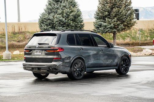 2024 BMW X7 M60i