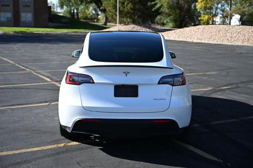 WHITE 2023 Tesla Model Y Performance Dual Motor All-Wheel Drive