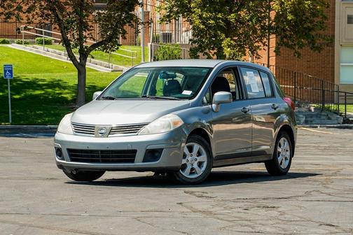 2009 Nissan Versa 1.8 SL