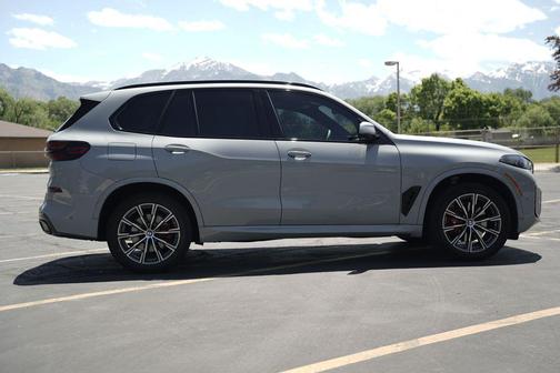 Brooklyn Grey Metallic 2026 BMW X5 xDrive40i