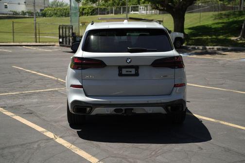 Brooklyn Grey Metallic 2026 BMW X5 xDrive40i