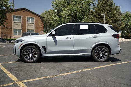 Brooklyn Grey Metallic 2026 BMW X5 xDrive40i