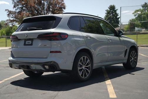 Brooklyn Grey Metallic 2026 BMW X5 xDrive40i