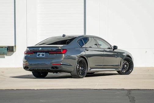2022 BMW ALPINA B7 xDrive