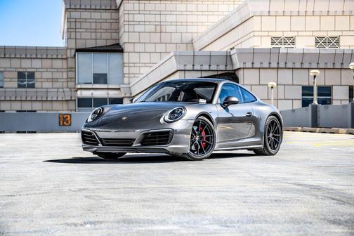 2017 Porsche 911 Carrera 4S