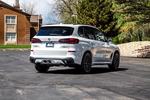 Mineral White Metallic 2026 BMW X5 xDrive40i
