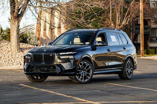 Black Sapphire Metallic 2025 BMW X7 M60i