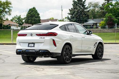 White Metallic 2022 BMW X6 M Base