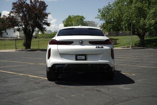 Mineral White Metallic 2022 BMW X6 M Base