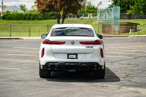 White Metallic 2022 BMW X6 M Base