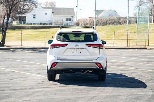 2022 Toyota Highlander Platinum