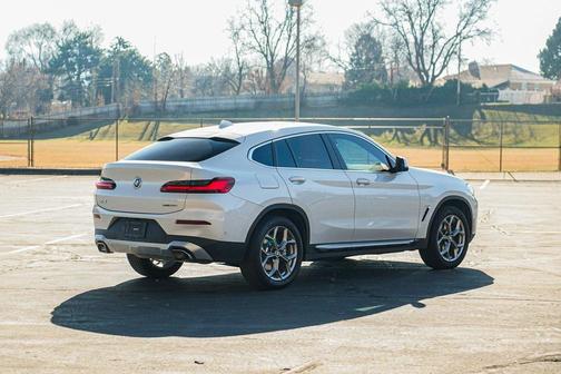2023 BMW X4 xDrive30i